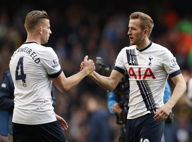 岁月如梭！还记得当年切尔西与曼联比赛，著名的球迷...（光阴荏苒：你还记得那场切尔西对曼联的经典之战和那位传奇球迷吗）