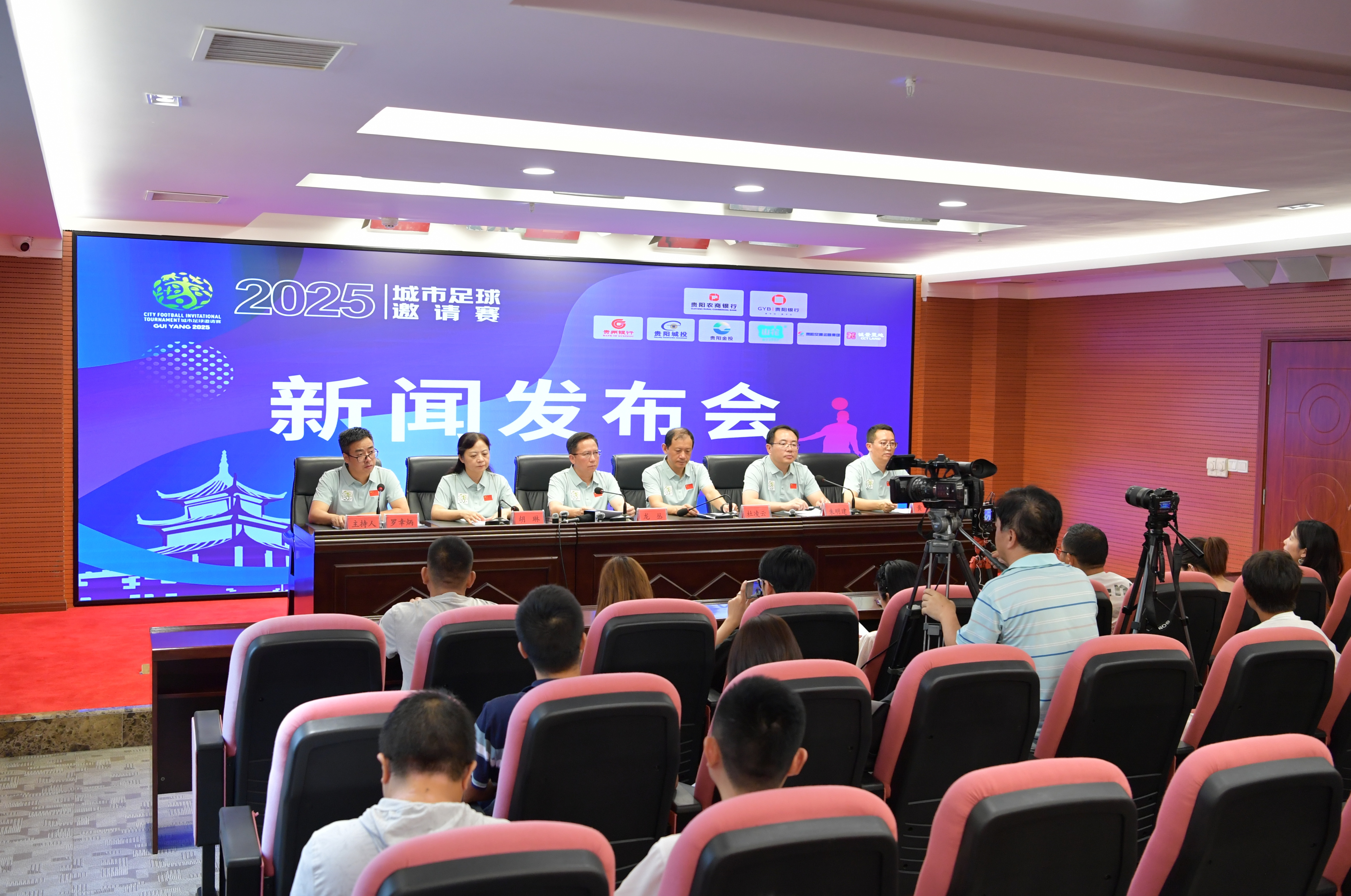 卡拉格公开向萨拉赫道歉，强调其利物浦贡献（卡拉格公开向萨拉赫致歉并肯定其对利物浦的贡献）